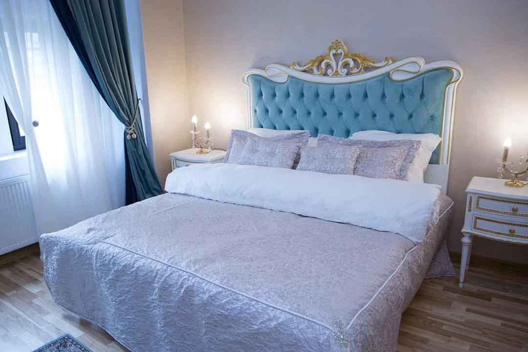 Hotel Boutique Vila Lakastel Sinaia Buitenkant foto