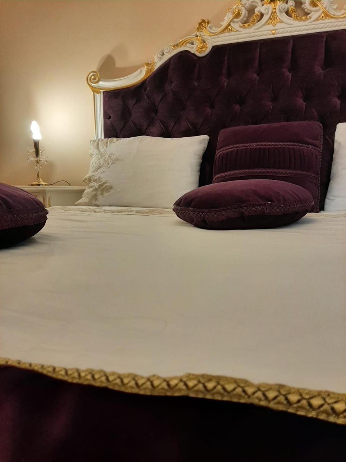 Hotel Boutique Vila Lakastel Sinaia Buitenkant foto