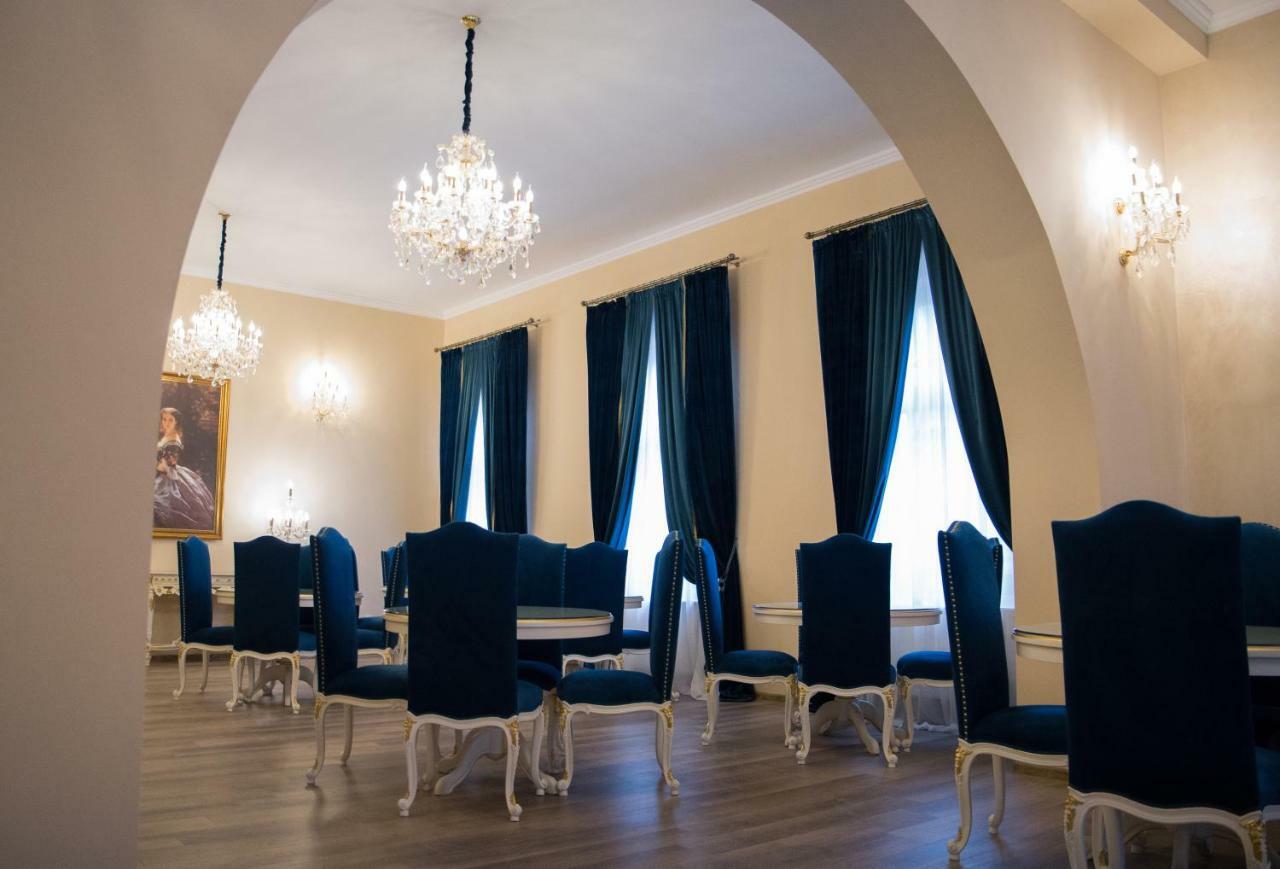 Hotel Boutique Vila Lakastel Sinaia Buitenkant foto