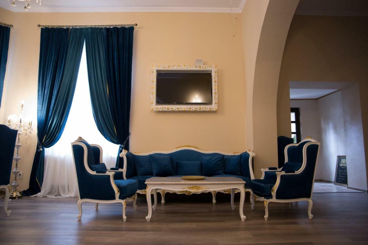 Hotel Boutique Vila Lakastel Sinaia Buitenkant foto