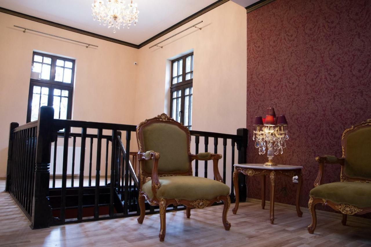 Hotel Boutique Vila Lakastel Sinaia Buitenkant foto