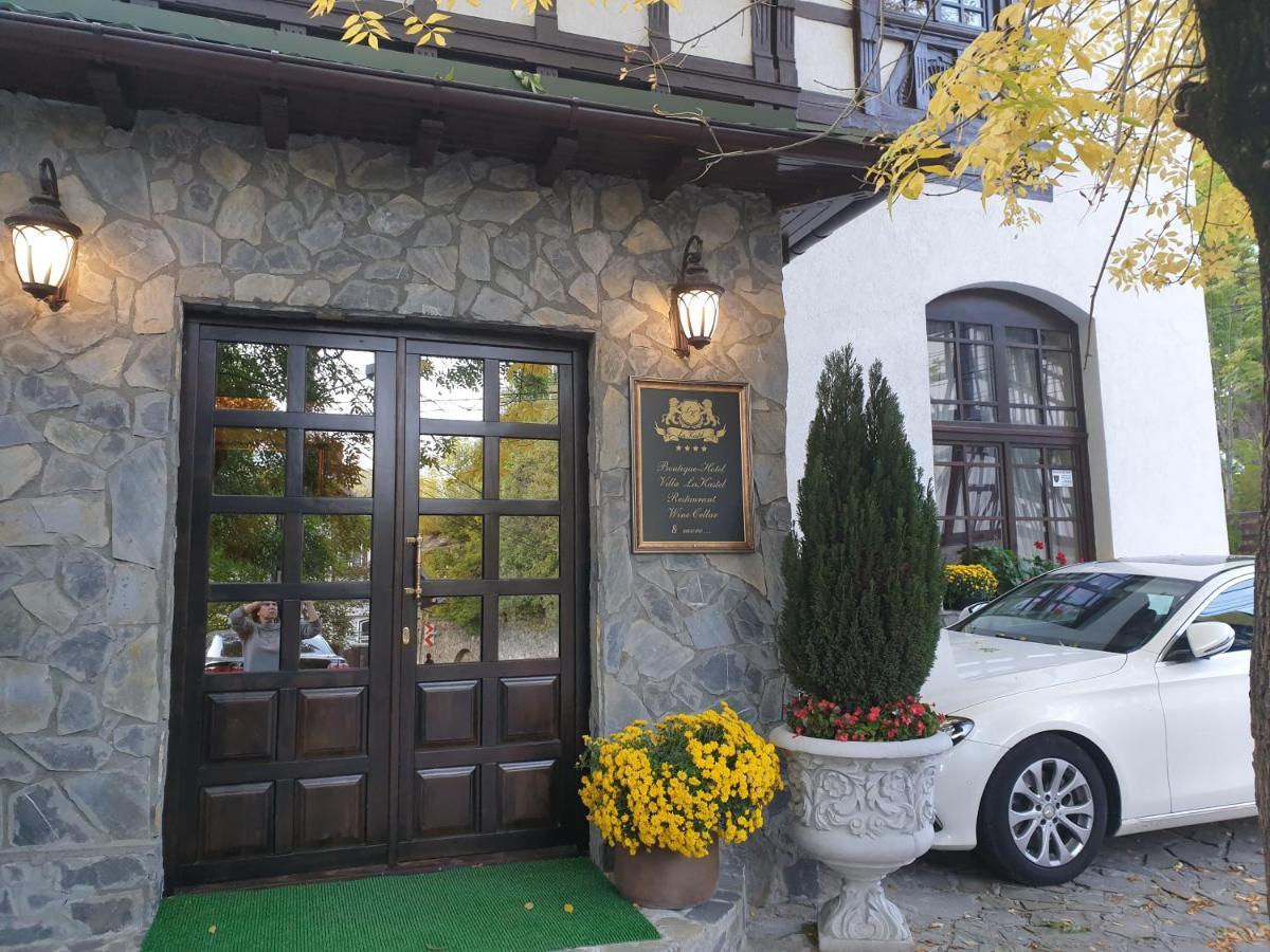 Hotel Boutique Vila Lakastel Sinaia Buitenkant foto