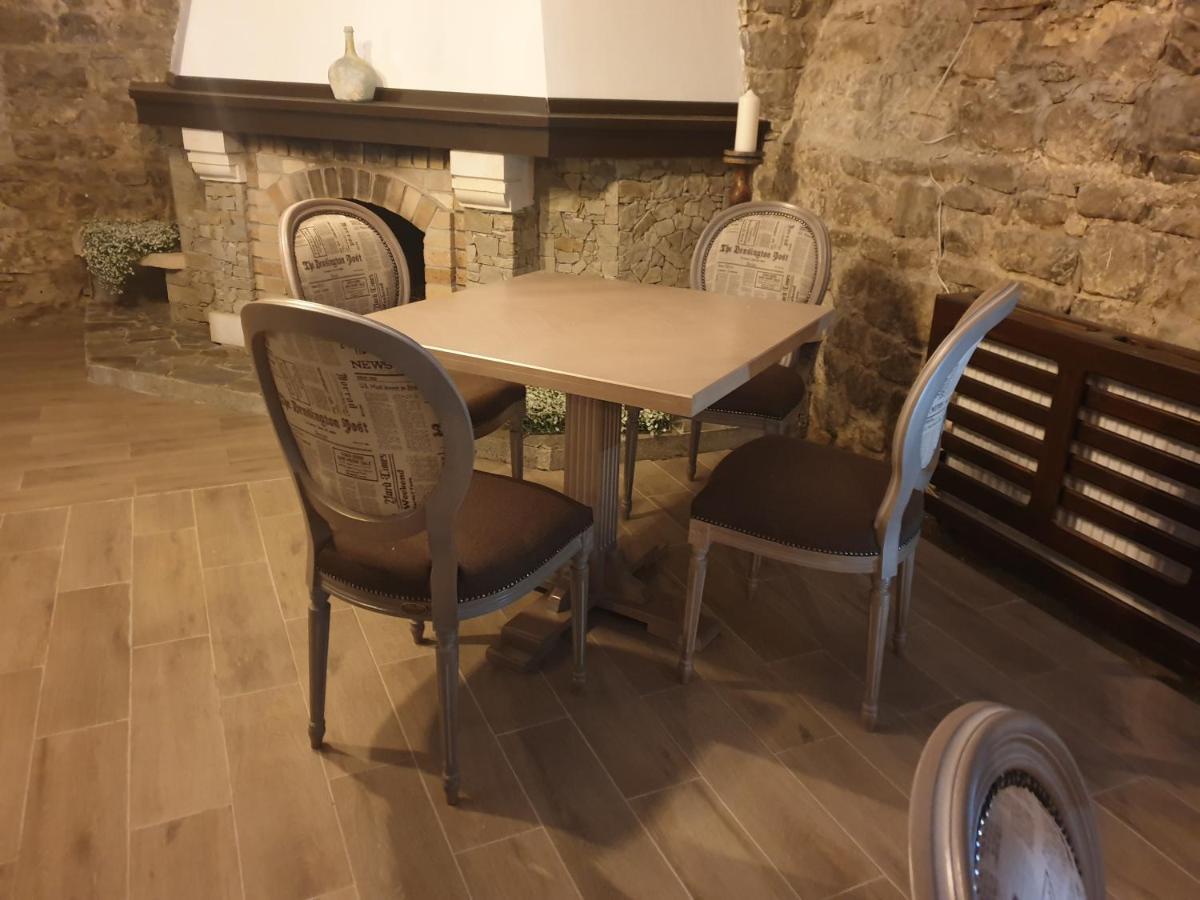 Hotel Boutique Vila Lakastel Sinaia Buitenkant foto